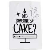Cake Lover Quote Minimal Black Typography White Medium Cadeauzakje (Voorkant)