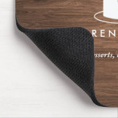 Cake Monogram Logo in Wit op bruine Woodgrain Muismat (Hoek)