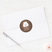Cake Monogram Logo in Wit op bruine Woodgrain Ronde Sticker (Envelop)