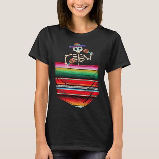 Calaca Blanket Pocket Serape Mexican Cinco De Mayo T-shirt (Voorkant)