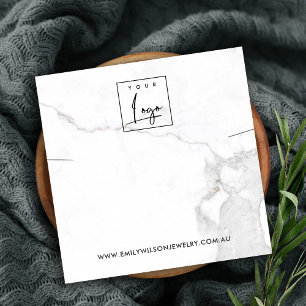 CALACATTA MARBLE TEXTURE KETTING EARRING DISPLAY VIERKANTE VISITEKAARTJE