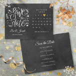 Calendar Gold Love Heart Black White Save The Date<br><div class="desc">Deze stijlvolle kaart is voorzien van een kalender met een  gouden liefdeshart,  waarop uw speciale datum op een krijtbordachtergrond wordt benadrukt. Het omgekeerde heeft extra sparen de datumdetails,  met inbegrip van uw adres van de trouwwebsite. Ontworpen door: Thisnotme©</div>