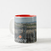 Calgary Canada Souvenir Tweekleurige Koffiemok (Voorkant links)