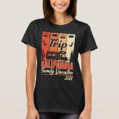 California Family Vacation RV Road Trip Mountains  T-shirt (Voorkant)
