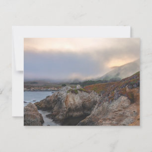California Foggy Rocky Coastline bij zonsopgang Briefkaart