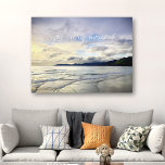 California Paarse Sunset Foto geniet van elk momen Canvas Afdruk<br><div class="desc">Beschrijving: "Geniet van elk moment." Dit dramatische kuststrand Pismo Beach, Californië, breed, ongerept, zandstrand landschap, dicht bij zonsondergang genomen, straalt rust en eenzaamheid uit. Hier vind je de surfers die wachten op de perfecte golf en de kleine vogels die op zoek zijn naar hun avondsnack. Waardeer alle goede dingen in...</div>