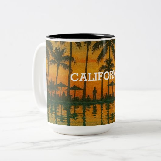 California Sunset Mug – Tropical Beach Vibes with  Tweekleurige Koffiemok (Voorkant links)