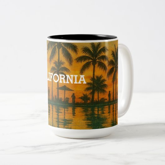 California Sunset Mug – Tropical Beach Vibes with  Tweekleurige Koffiemok (Voorkant rechts)
