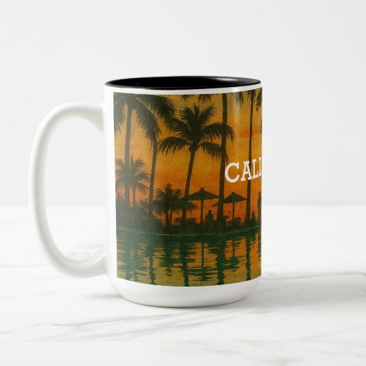 California Sunset Mug – Tropical Beach Vibes with  Tweekleurige Koffiemok (Links)