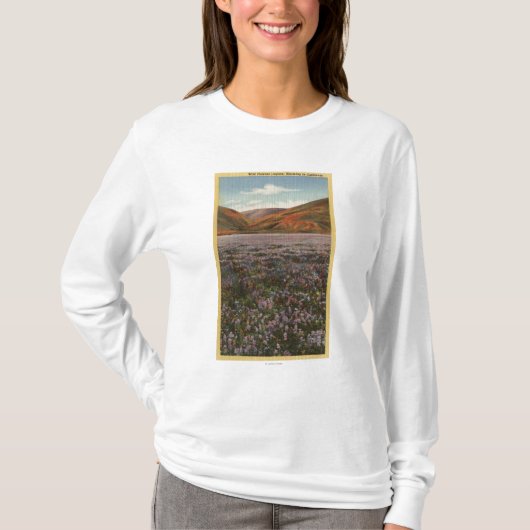 CaliforniaWild Lupine Flowers in Bloom T-shirt (Voorkant)