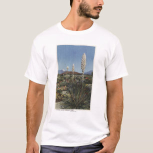 CaliforniaYucca Cacti in Bloom in woestijn T-shirt