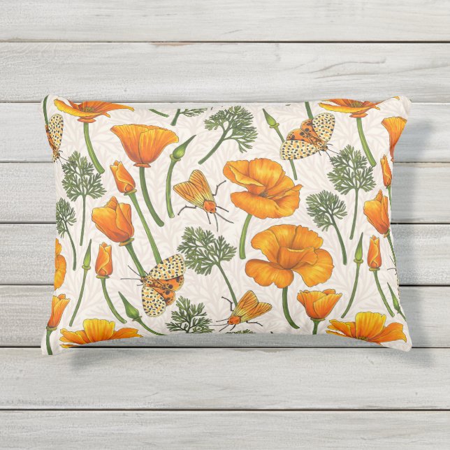 Californië klaprozen en motten op off white 2 buitenkussen (Voorkant)