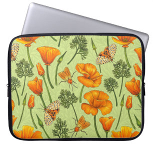 Californische klaprozen en motten op honingdauw laptop sleeve