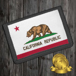 Californische mode, Amerikaanse patriotten/sport Drievoud Portemonnee<br><div class="desc">Patriottische portefeuilles met de Amerikaanse staat Californië-mode met Californische vlag - hou van mijn land,  reiscadeaus,  opa-verjaardag,  nationale patriotten/sportfans</div>