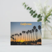 Californische palmbomen op het strand op zonsonder briefkaart (Staand voorkant)