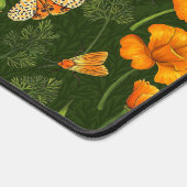 Californische papavers en motten op donkergroen bureaumat (Hoek)
