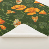 Californische papavers en motten op donkergroen sherpa deken (3/4)