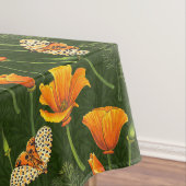 Californische papavers en motten op donkergroen tafelkleed (Voorbeeld)