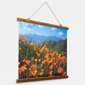 Californische papavers voor een heuvel hangend wandkleed (Gebogen)