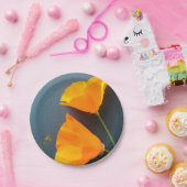 Californische poppies op blauw papieren bordje (Feest)