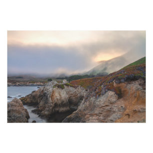 Californische rotsachtige kustlijn bij zonsopgang foto afdruk