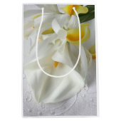 Calla-lelies en iris medium cadeauzakje (Voorkant)