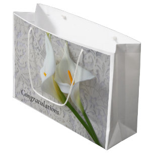 Calla leugens op bruiloft met witte texturen groot cadeauzakje