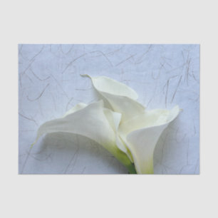 Calla-leugens op decoratieve achtergrond tissuepapier