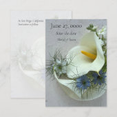 Calla liegt met blauwe nigella save the date (Voorkant / Achterkant)