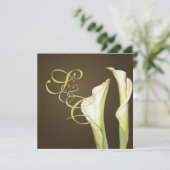 Calla lilies op koffie bruiloft uitnodigingen (Staand voorkant)