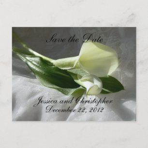 Calla Lilies op Witte kant sparen de Datum Aankondigingskaart