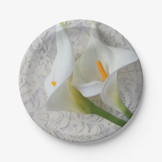 Calla lilies op witte texturen papieren bordje (Voorkant)