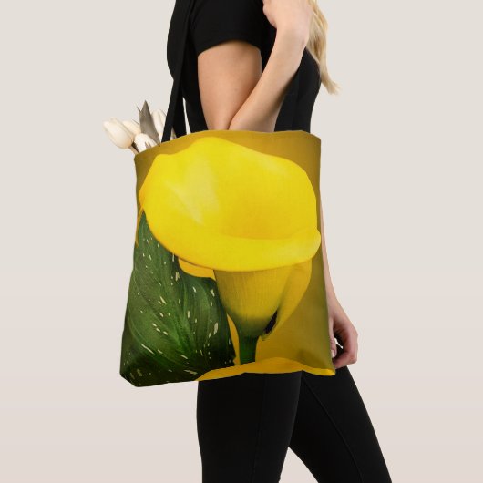 Calla Lily Bright Yellow Leaves Bokeh Tote Bag (Dichtbij)