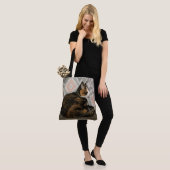 Callie Cat op Sofa Tote Bag (Op model)