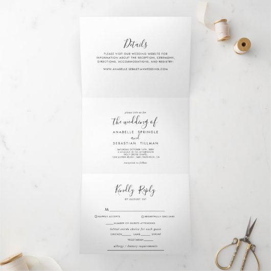 Calligrafie Black and White Trifold Wedding Drieluik Uitnodiging (Binnen)