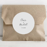 Calligrafie Black White Wedding Ronde Sticker<br><div class="desc">Deze kalligrafie zwarte witte bruiloft klassieke ronde sticker is perfect voor een rustige trouwreceptie. Het ontwerp kenmerkt een mooie zwarte doopvont in een witte witte achtergrond om uw gebeurtenis te belichamen.</div>