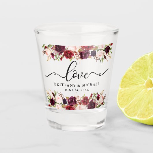 Calligrafie Burgundy Floral Love Wedding Shot Glas (Voorkant)