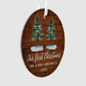 Calligrafie Eerste Kerstmis Rustisch Hout Twee Pij Ornament (voorkant)