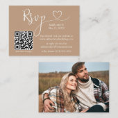 Calligrafie Hartfoto Bindende Taupe QR RSVP Informatiekaartje (Voorkant / Achterkant)