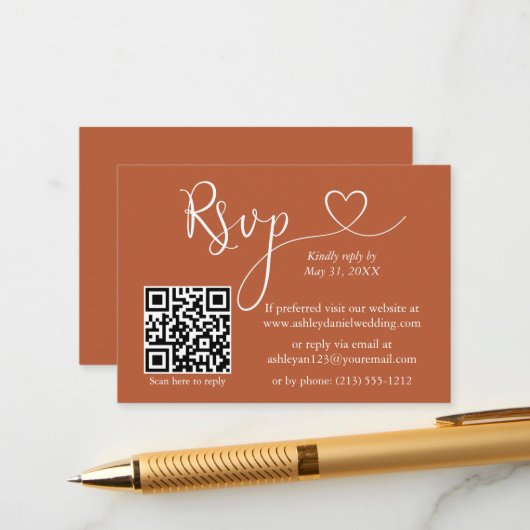 Calligrafie Heart Wedding QR RSVP Terracotta Informatiekaartje (Voorkant / Achterkant in situ)