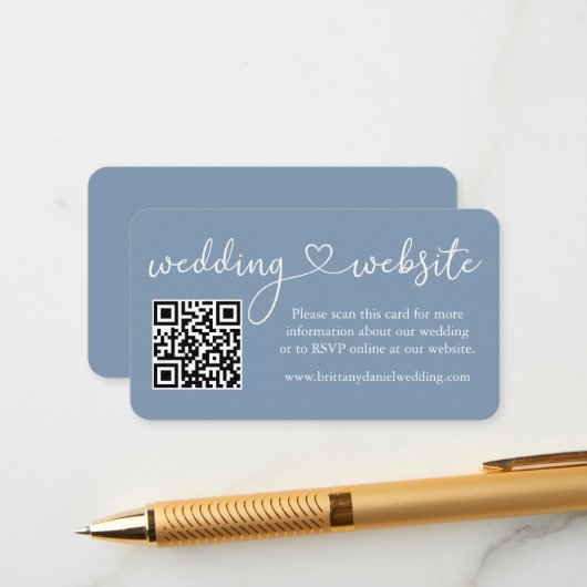 Calligrafie Heart Wedding Website QR Dusty Blue Informatiekaartje (Voorkant / Achterkant in situ)