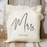 Calligrafie Mrs Bride tot Canvas tas<br><div class="desc">Bekijk meer dan 400 populaire trouwstijlen van het collectie "Wedding Canvas tassen" van onze winkel! Klik op 'Ontwerp bewerken' om verder aan te passen. U kunt de lettergrootte, lettertypekleur en nog veel meer wijzigen! canvas tassen, canvas tassen bruiloft, rotsachtige canvas tassen, moderne canvas tassen, naam, gepersonaliseerde canvas tassen, winkelende canvas...</div>