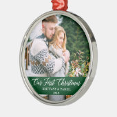 Calligrafie Ons eerste kerstpaar groen Metalen Ornament (Links)