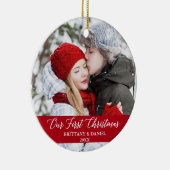 Calligrafie Onze eerste kerstfeestelijke foto Rood Keramisch Ornament (Rechts)