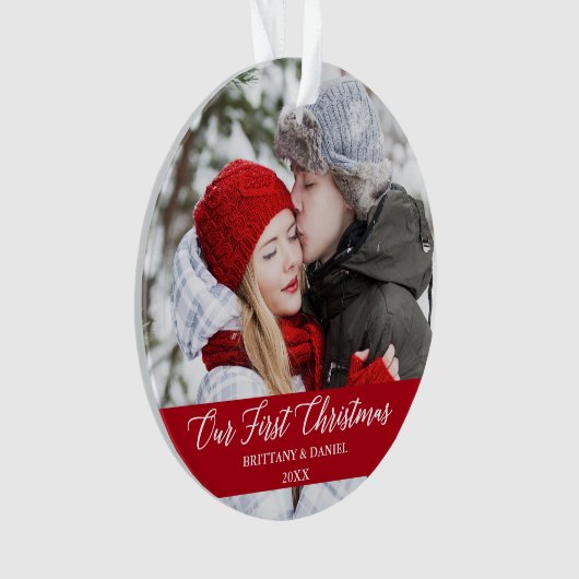 Calligrafie Onze eerste kerstfeestelijke foto Rood Ornament (voorkant)