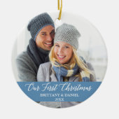 Calligrafie Onze eerste kerstfoto lichtblauw Keramisch Ornament (Voorkant)
