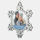 Calligrafie Onze eerste kerstfoto lichtblauw Tin Sneeuwvlok Ornament (Rechts)