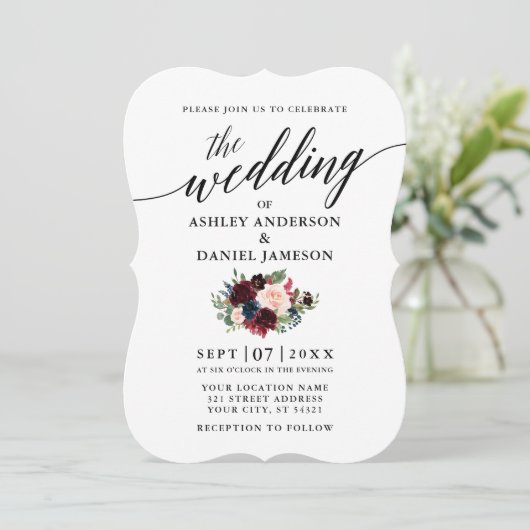 Calligrafiescript Burgundy Blue Floral Wedding Kaart (Staand voorkant)