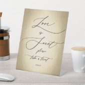 Calligrafiescript Gold Love is Sweet Wedding Reclamebord Met Voetstuk (Insitu)
