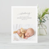 Calligrafiescript introduceert Neutral Baby Modern Aankondiging (Staand voorkant)
